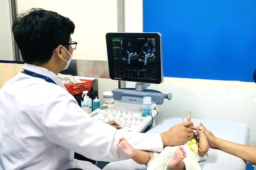 Bé 4 tháng tuổi bị dị tật tim hiếm gặp khi có 3 buồng nhĩ trái