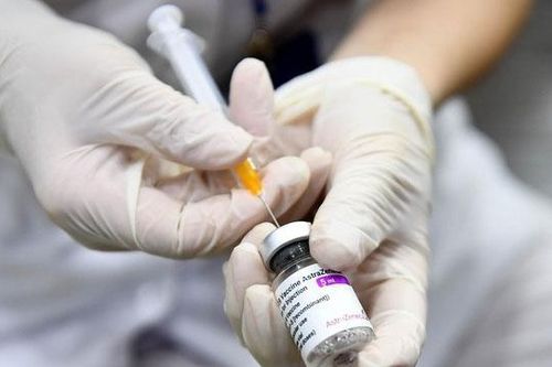 Chuyên gia tiêm chủng nói gì trước thông tin vaccine phòng COVID-19 AstraZeneca có thể gây đông máu?