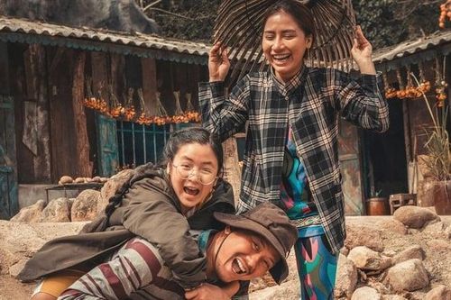 Doanh thu 'Lật mặt 7' vượt mốc 200 tỷ đồng