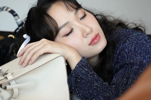 Thấy gì từ màn 'bóc phốt' dùng túi Hermès giả?