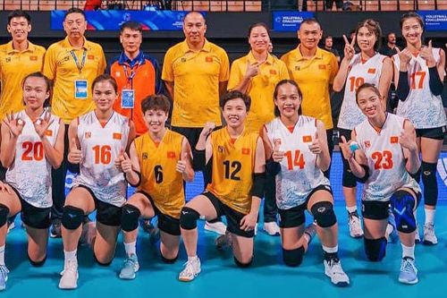 Tin nóng thể thao tối 4/5: Hai tuyển thủ bóng chuyền nữ Việt Nam chạm mốc đặc biệt, HLV Mai Đức Chung trở lại