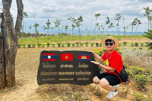 Từ sinh viên công nghệ đến hướng dẫn viên du lịch Gen Z lương 'khủng'