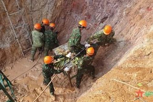 Công binh Quân khu 9 không quản gian khó để 'Mở đường thắng lợi'