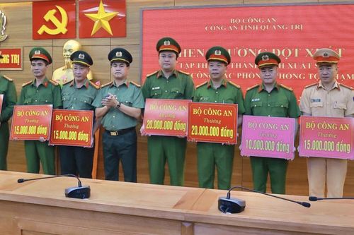 Nhiều tập thể thuộc Công an tỉnh Quảng Trị được Bộ Công an khen thưởng đột xuất