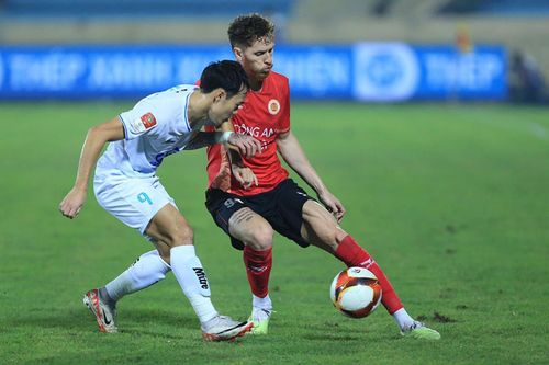 Vòng 16 V.League 2023-2024: Nóng không đều…