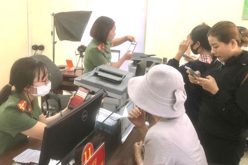 Phòng Quản lý xuất nhập cảnh Công an tỉnh Đắk Nông duy trì tỷ lệ tiếp nhận 100% hồ sơ trực tuyến