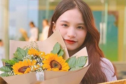 Nữ sinh Sư phạm sở hữu bảng thành tích 'khủng', được tuyển thẳng vào lớp Cao học