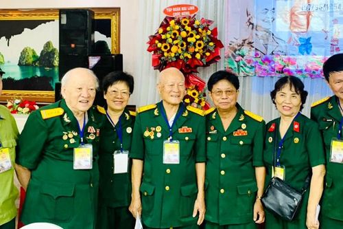 Cuộc hội ngộ lịch sử