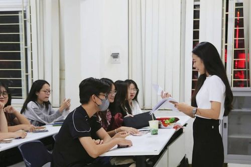 Sĩ tử lớp 12 ôn thi 'nước rút'