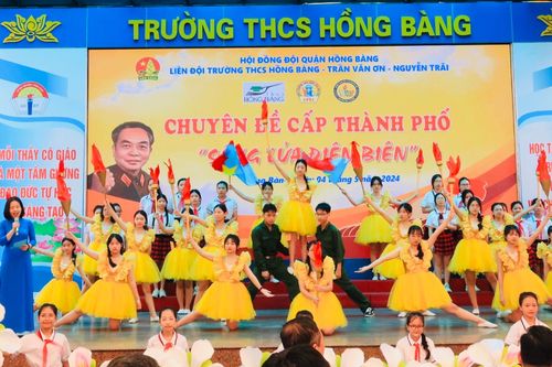 Giáo dục tình yêu quê hương, đất nước qua chuyên đề Đội 'Sáng lửa Điện Biên'