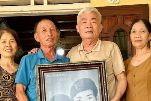 Chuyện hai cựu binh gặp lại nhau sau gần 50 năm nhờ tấm ảnh cũ