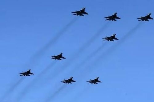 Xung đột Nga - Ukraine ngày 4/5: Tình báo Anh nói Nga phải bố trí lại gần 40 máy bay sau vụ tấn công của Ukraine