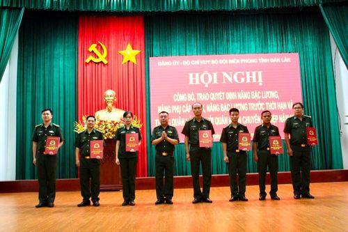 Bộ đội Biên phòng Đắk Lắk: Nâng lương, thăng quân hàm trước thời hạn cho quân nhân