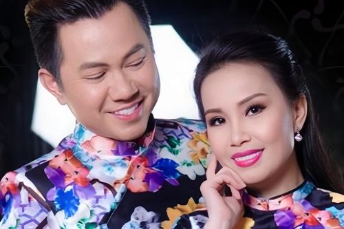 Ca sĩ Quốc Đại U50 vẫn được mẹ nấu cơm, không vợ con nhưng yêu rất hạnh phúc