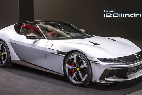 Siêu xe Ferrari 12Cilindri vừa ra mắt thế giới đã 'lọt mắt xanh' Cường Đô la