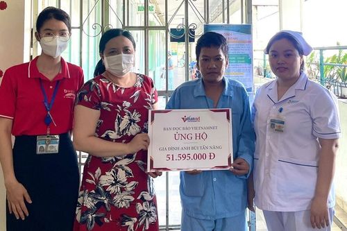 Trao hơn 51 triệu đồng đến anh Bùi Tấn Năng