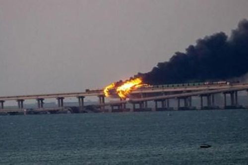Nga cảnh báo âm mưu tấn công cầu Crimea trước dịp kỷ niệm Ngày Chiến thắng