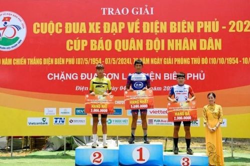 Hoàn thành chặng đua thứ 4 cuộc đua xe đạp 'Về Điện Biên Phủ 2024'