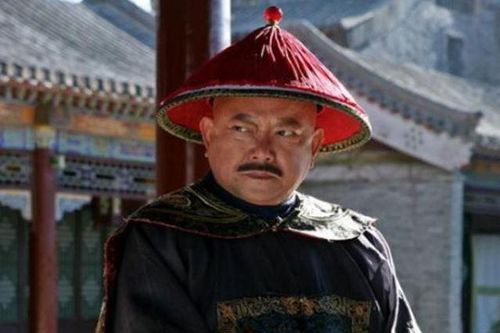 Trước khi qua đời, Hòa Thân đã ra 2 mật lệnh để cả gia tộc có thể tồn tại hơn 200 năm