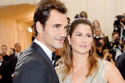 Roger Federer và kỷ niệm khó quên về nụ hôn đầu với bà xã hơn tuổi: Cô ấy gọi tôi là 'cậu nhóc'
