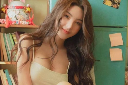 2 hoa khôi bóng chuyền Cà Mau, Hà Nội giải nghệ vẫn cực hot vì quá xinh đẹp, cao vượt trội