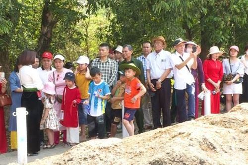 Chuyến về nguồn đầy niềm tự hào của người thân Anh hùng Nguyễn Văn Bạch