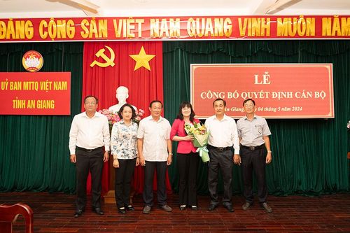Công bố quyết định công tác cán bộ tại Đảng đoàn MTTQVN tỉnh An Giang
