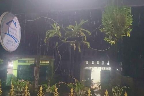 Xuất hiện mưa lớn ở huyện biên giới Tân Hồng