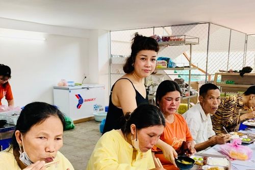 Thêm một bếp ăn thiện nguyện ấm lòng người nghèo Gia Lai