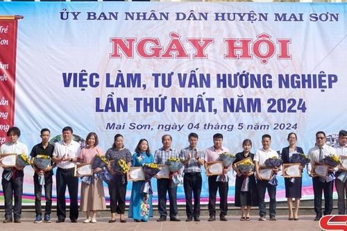 Ngày hội việc làm, tư vấn hướng nghiệp huyện Mai Sơn