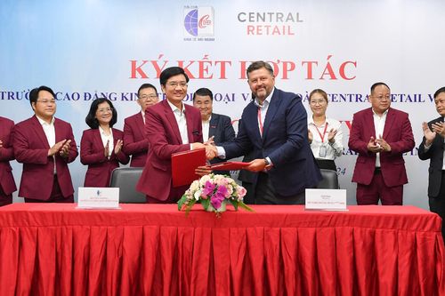 Central Retail - Cao đẳng Kinh tế Đối ngoại hợp tác đào tạo nhân lực ngành bán lẻ