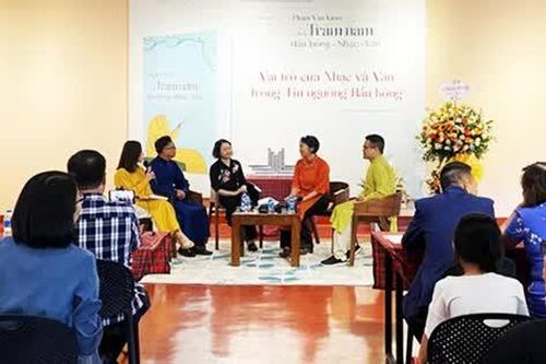 Câu chuyện lịch sử trăm năm trong cuốn sách 'Phạm Văn Kiêm và trăm năm hầu bóng - nhạc - văn'