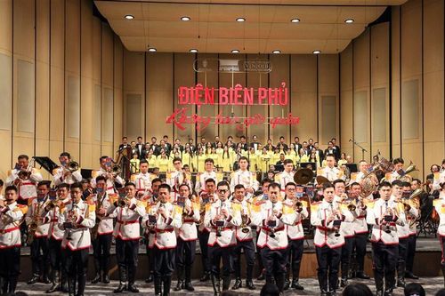 Sâu lắng, tự hào - Chương trình nghệ thuật 'Điện Biên Phủ không bao giờ quên'