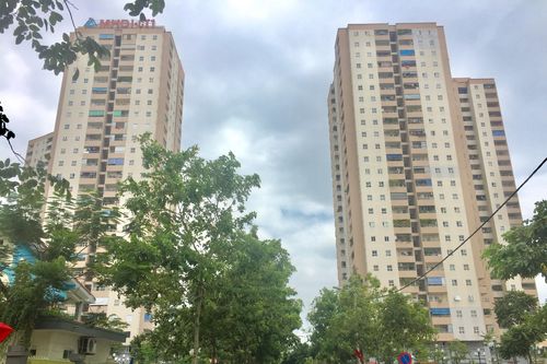 Giá chung cư Hà Nội liên tục tăng, cách nào hạ nhiệt?