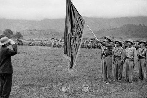 Bài 2: 'Hồ Chí Minh - Võ Nguyên Giáp - Điện Biên Phủ'