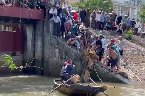 Lật thuyền đánh cá, vợ chồng ngư dân Nam Định thiệt mạng