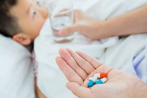 Cách chọn thuốc hạ sốt an toàn và hiệu quả cho trẻ?