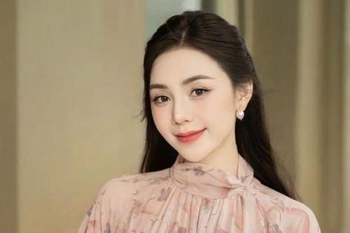 Đang được ghép đôi với B Trần, Quỳnh Kool bất ngờ khoe tin nhắn tình cảm với người khác