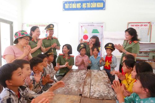 Hội phụ nữ Phòng Kỹ thuật nghiệp vụ: Thực hiện tốt Chương trình 'Đồng hành cùng con'