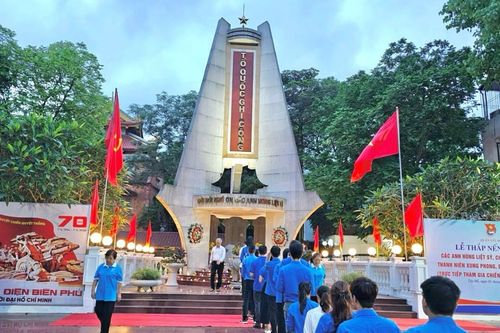 Tuổi trẻ Thủ đô đồng loạt thắp nến tri ân các Anh hùng liệt sĩ