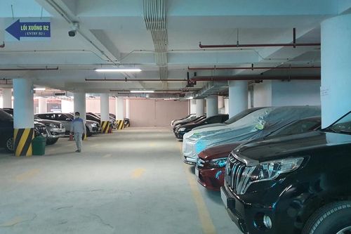 Bãi đỗ xe ô tô tại Hà Nội: cần giải pháp tổng thể, căn cơ
