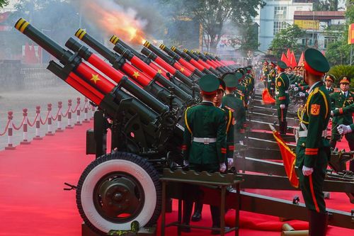 Ngắm đại bác khai hỏa trong buổi tổng duyệt 70 năm Chiến thắng Điện Biên Phủ