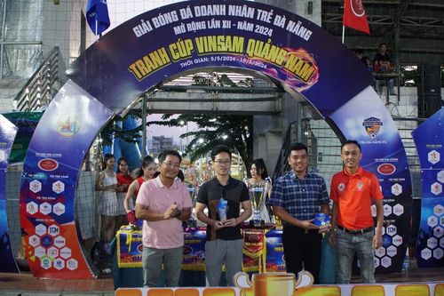 Gần 300 cầu thủ tham gia giải bóng đá doanh nhân trẻ Đà Nẵng