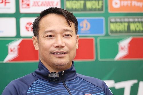 HLV Nam Định chưa dám mơ ngôi vô địch V-League