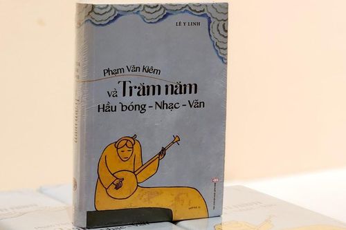 Con gái tiến sĩ của nhạc sĩ Hoàng Vân ra sách trăm năm tín ngưỡng hầu bóng
