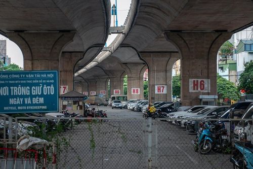 Hà Nội kiến nghị tiếp tục dùng lòng đường, gầm cầu cạn để trông giữ ô tô