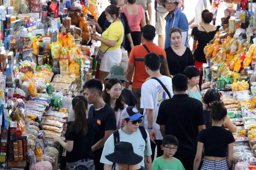 Giá vé máy bay đắt đỏ kéo dài, Đà Nẵng lo khách nội địa 'quay xe'