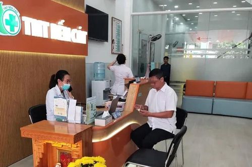 Đề nghị tạm đình chỉ trung tâm tiêm chủng làm bé gái 2 tháng tuổi sốc phản vệ
