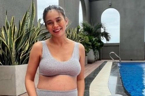Hội bầu showbiz Việt tập thể dục 'nặng đô' vẫn an toàn: Mâu Thủy duy trì Yoga