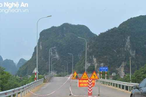 Cầu Thanh Nam (Con Cuông) chưa thể lưu thông do vướng giải phóng mặt bằng